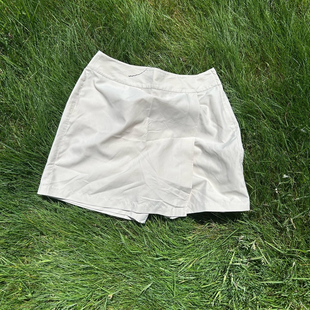 Liz Claiborne Tan Golf Skort